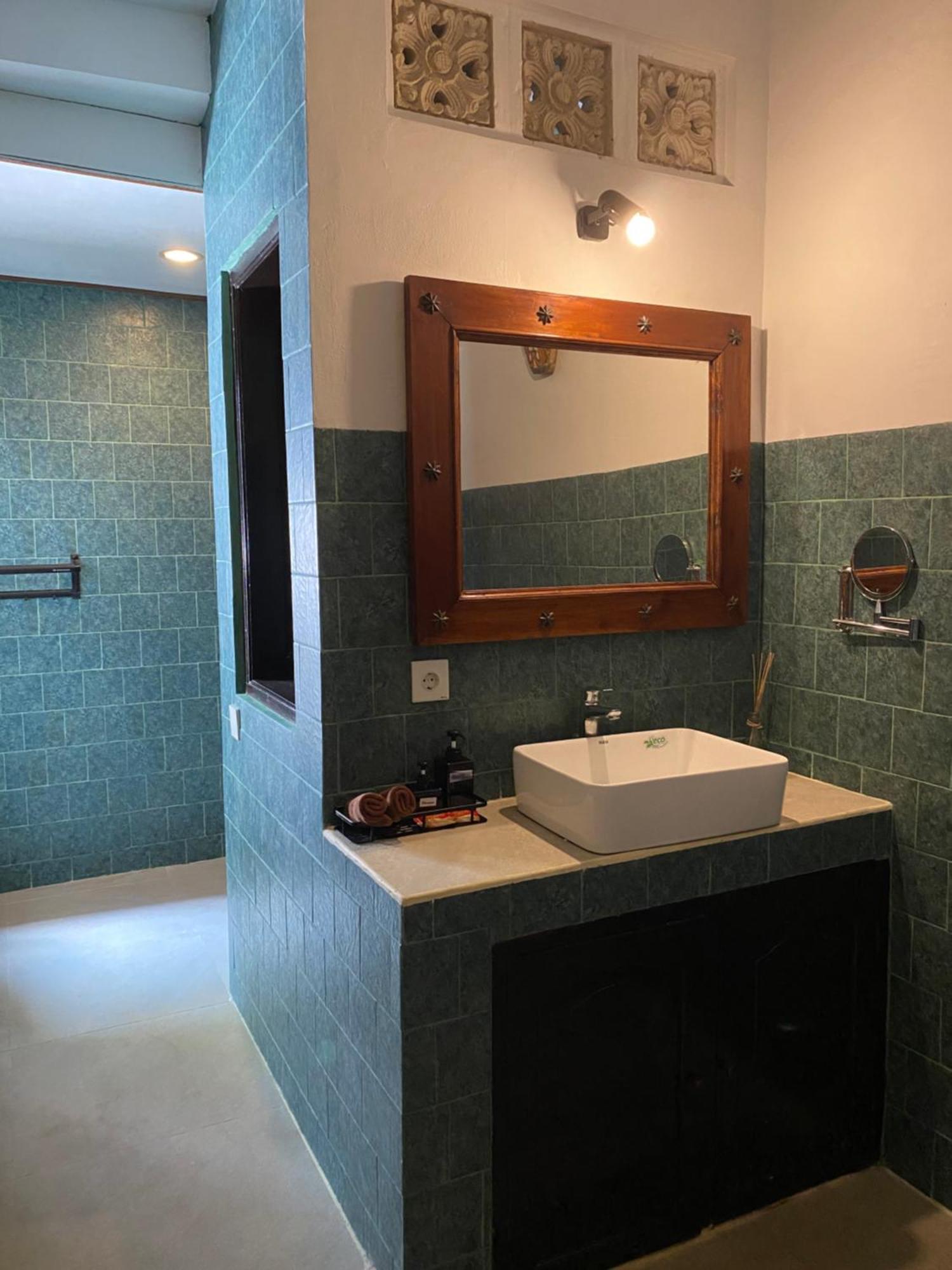 Puri Ayu Hotel Canggu Kültér fotó