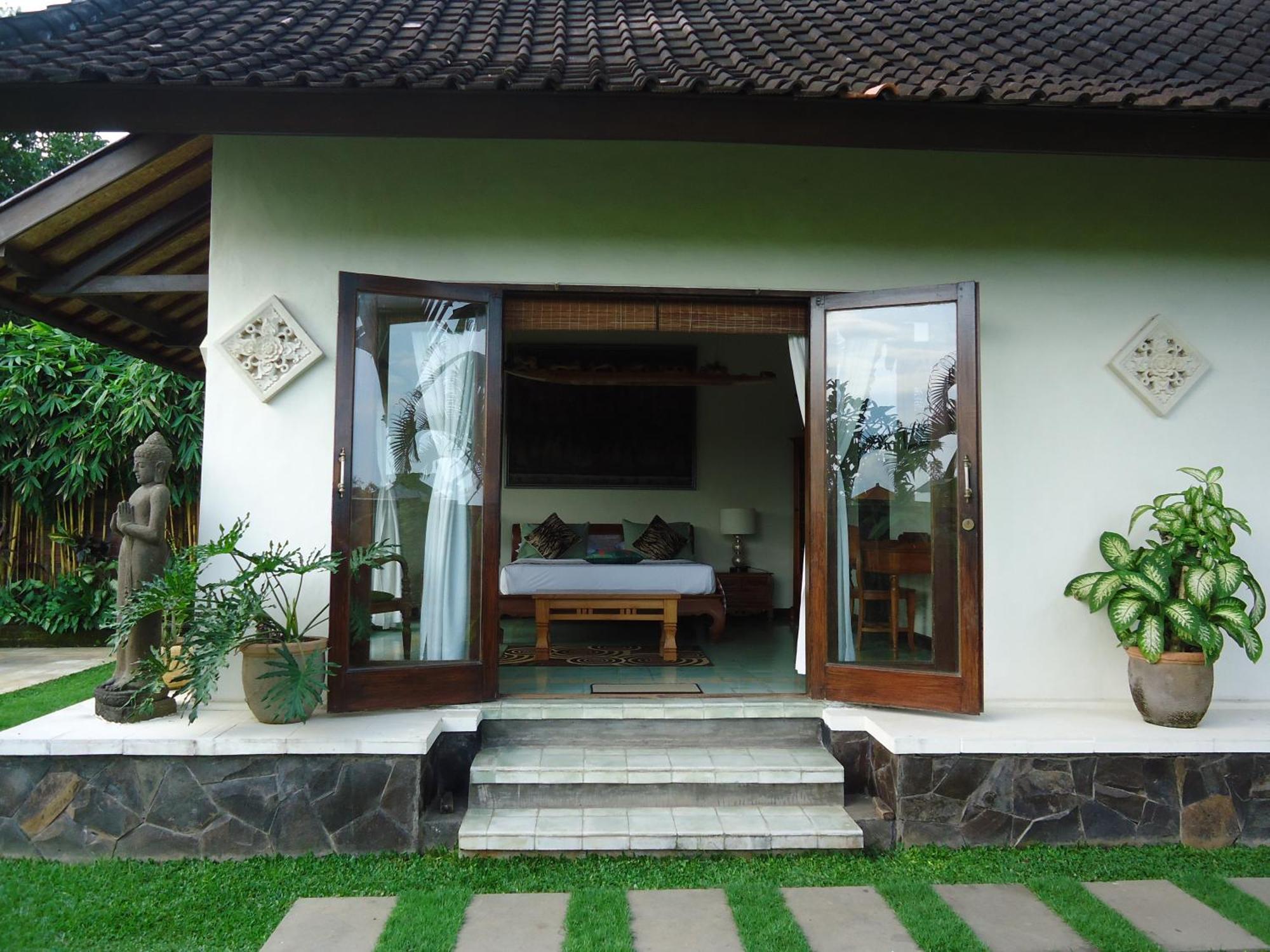 Puri Ayu Hotel Canggu Szoba fotó